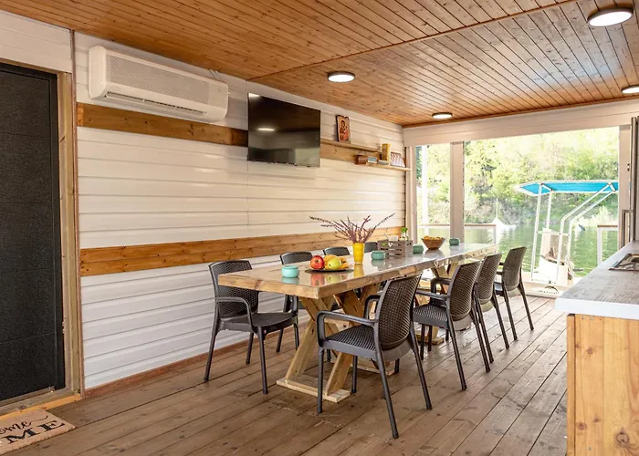 Semesterbostad плаващи къщи райски кът язовир кърджали