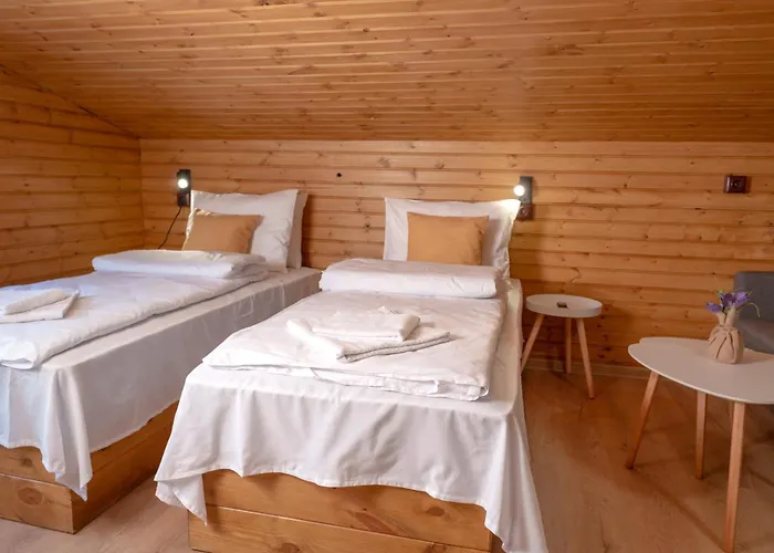 плаващи къщи райски кът язовир кърджали Brosh